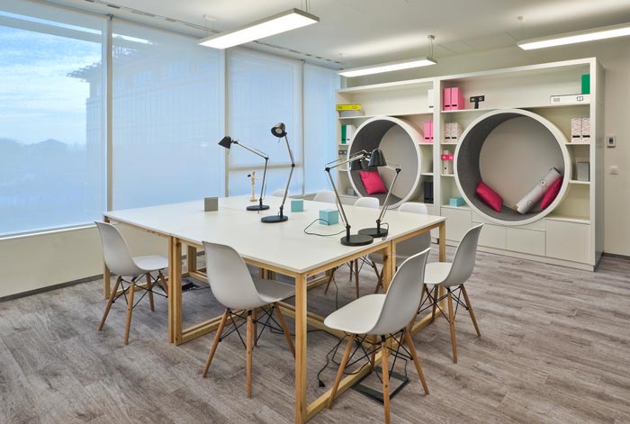 網(wǎng)絡(luò)運(yùn)營商辦公室裝修設(shè)計(jì)案例