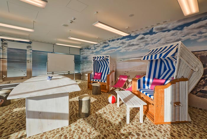 網(wǎng)絡(luò)運(yùn)營商辦公室交流區(qū)域裝修設(shè)計(jì)案例效果圖