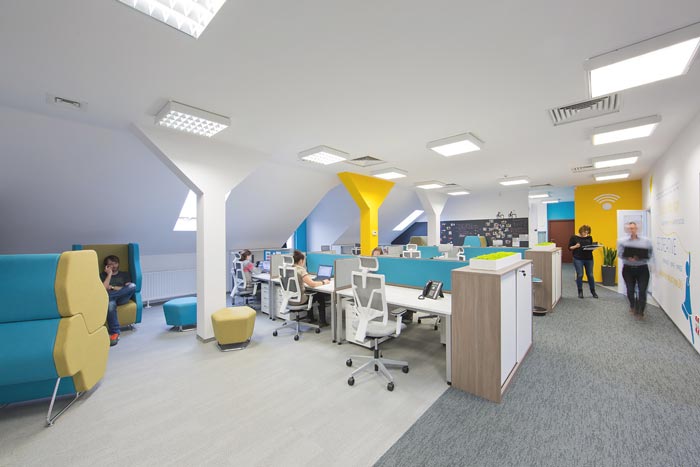 服裝廠辦公室辦公區域裝修設計案例效果圖