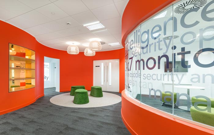 服飾公司辦公室動線裝修設計案例效果圖