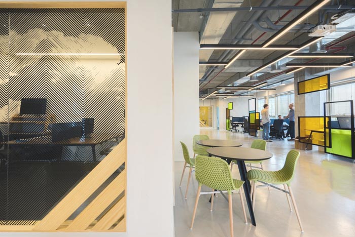 網(wǎng)絡安全服務公司辦公室動線裝修設計案例效果圖