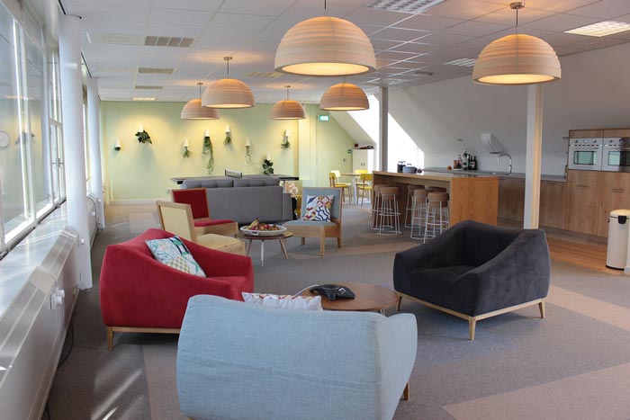 創新人性化辦公室茶水間裝修設計案例效果圖