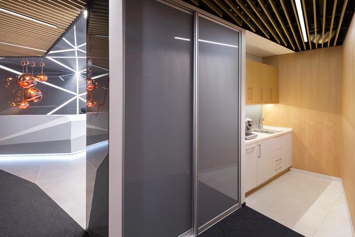 現(xiàn)代簡約風格辦公室前臺茶水間裝修設計案例效果圖