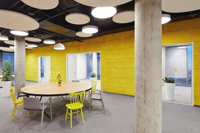 互聯(lián)網(wǎng)旅游公司辦公室洽談區(qū)裝修設(shè)計案例效果圖