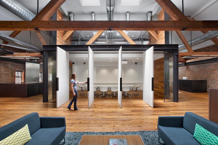 480平方兩層辦公室會議區域裝修設計實景圖