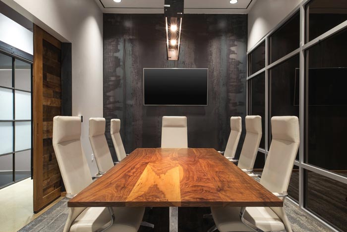 700平方辦公室會議室裝修設計實景圖