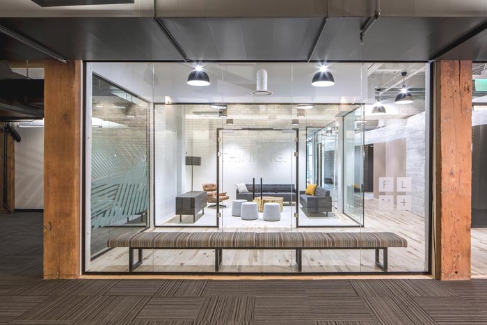 800平方通信辦公室進門區域裝修設計實景圖