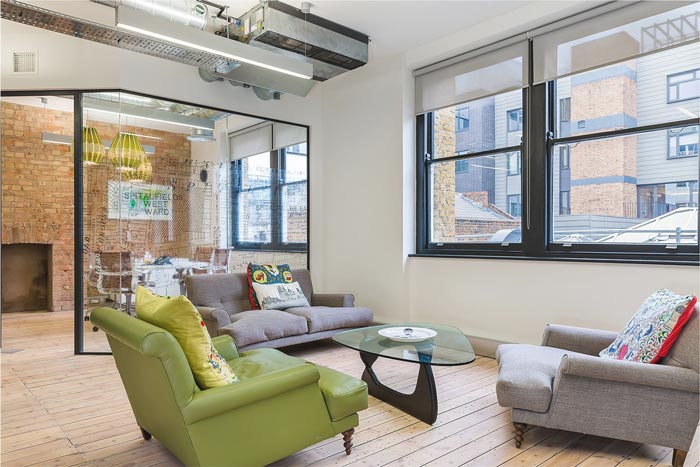 900平方投資辦公室洽談區域裝修設計實景圖