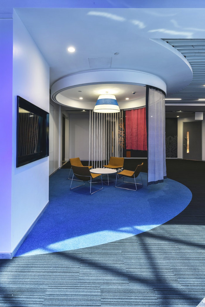 廠房辦公室接待區(qū)裝修設(shè)計案例效果圖