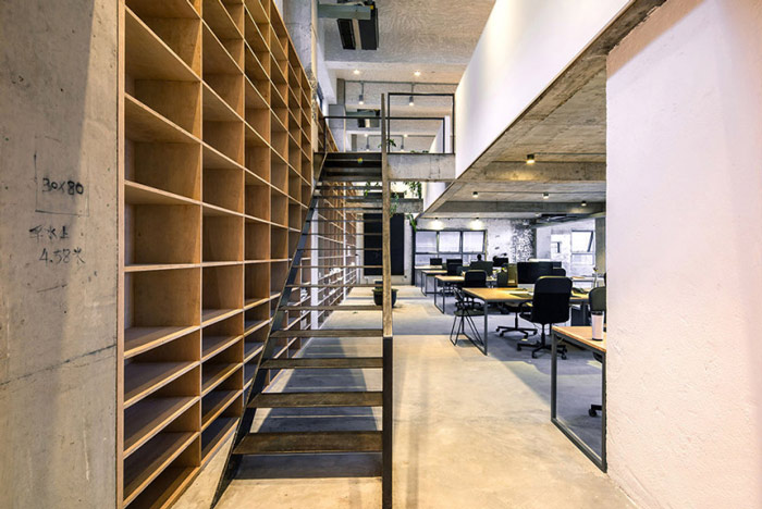 loft風(fēng)格辦公室樓梯區(qū)裝修設(shè)計案例效果圖