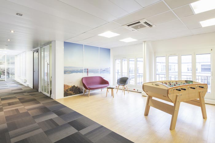 空氣環(huán)保公司辦公室接待區(qū)裝修設計案例效果圖