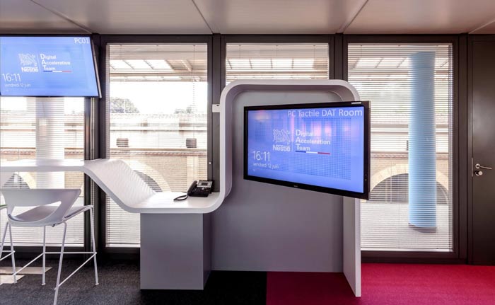 環(huán)境監(jiān)測(cè)公司辦公室顯示器裝修設(shè)計(jì)案例效果圖