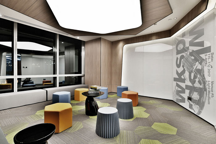 聯(lián)合辦公空間閱讀區(qū)裝修設(shè)計(jì)效果圖