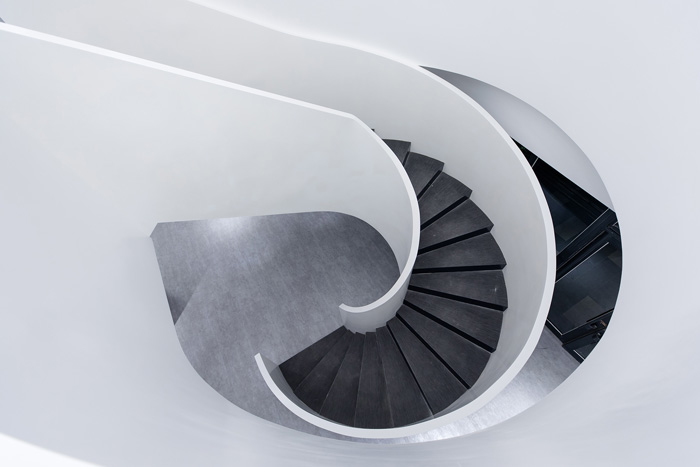 辦公大樓旋轉樓梯裝修設計效果圖