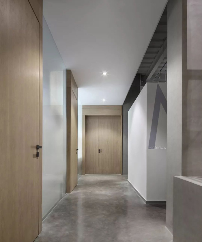 1300平方辦公室走廊裝修設(shè)計(jì)效果圖