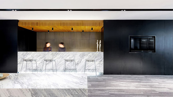 創意辦公室前臺裝修效果圖